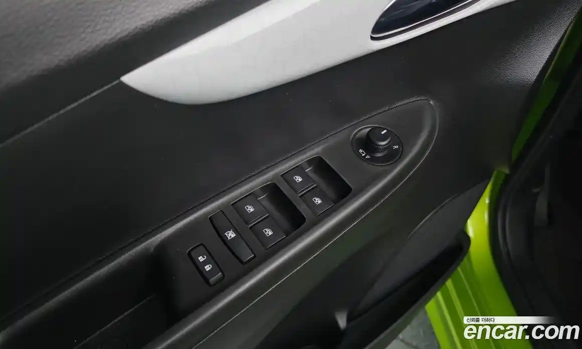 Chevrolet Spark 2016 1.0 Механическая в Москве № 38986, фото 11