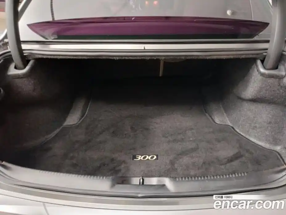 Chrysler 300C 2011 3.6 Автомат в Москве № 407571, фото 18