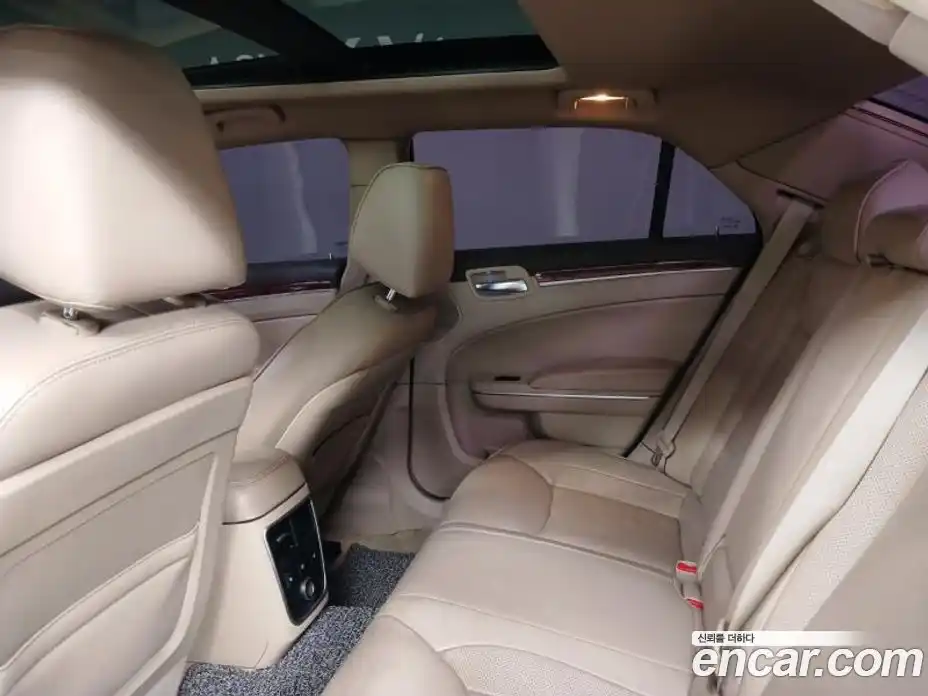 Chrysler 300C 2011 3.6 Автомат в Москве № 407571, фото 8