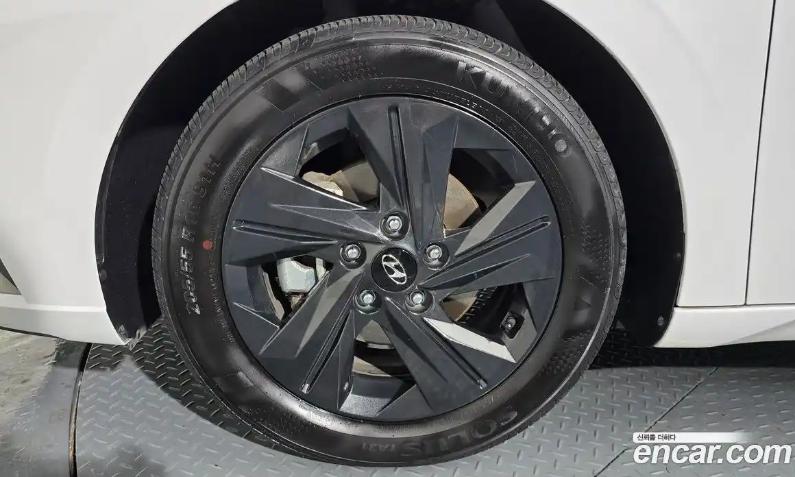 Hyundai Avante 2023 1.6 Автомат в Москве № 43365, фото 4