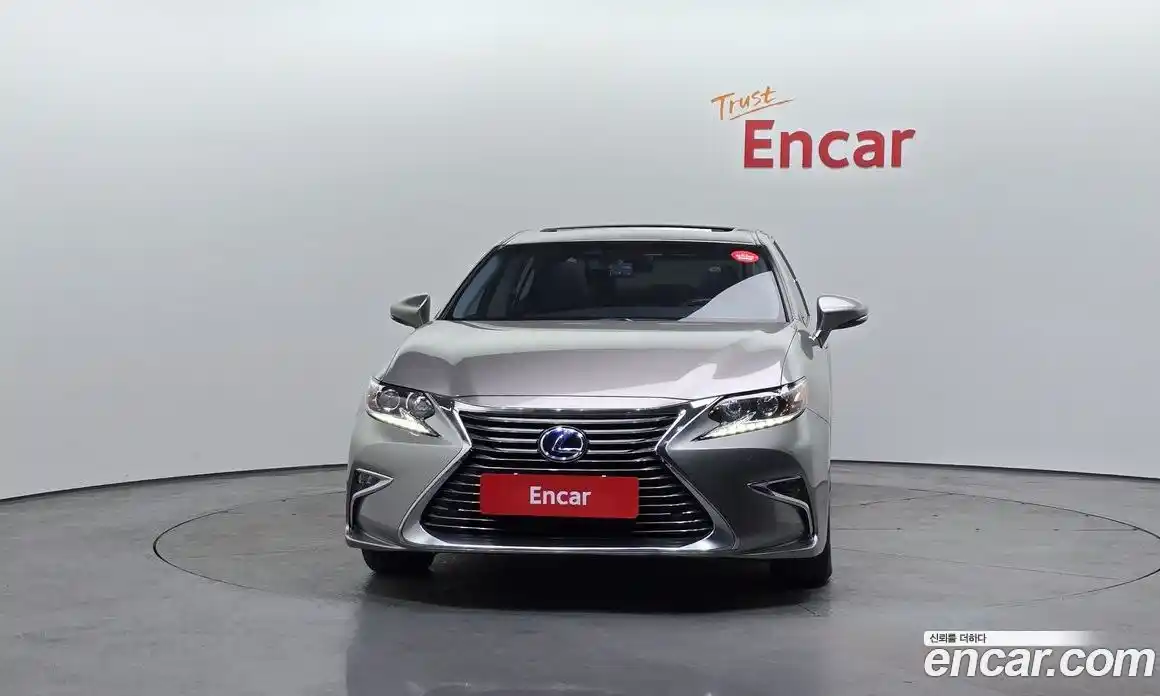 Lexus ES 2018 2.5 Автомат в Москве № 465329, фото 3
