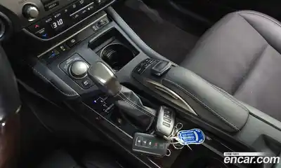 Lexus ES 2018 2.5 Автомат в Москве № 465329, миниатюра 9