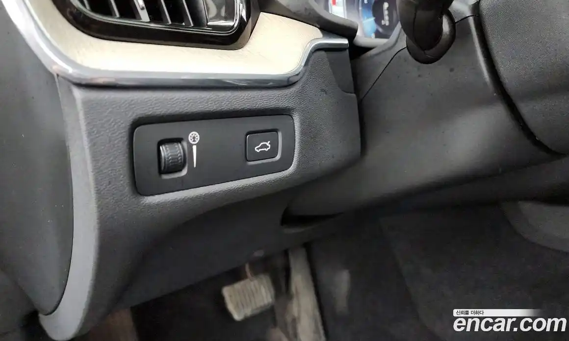 Volvo XC60 2018 2.0 Автомат в Москве № 497616, фото 16