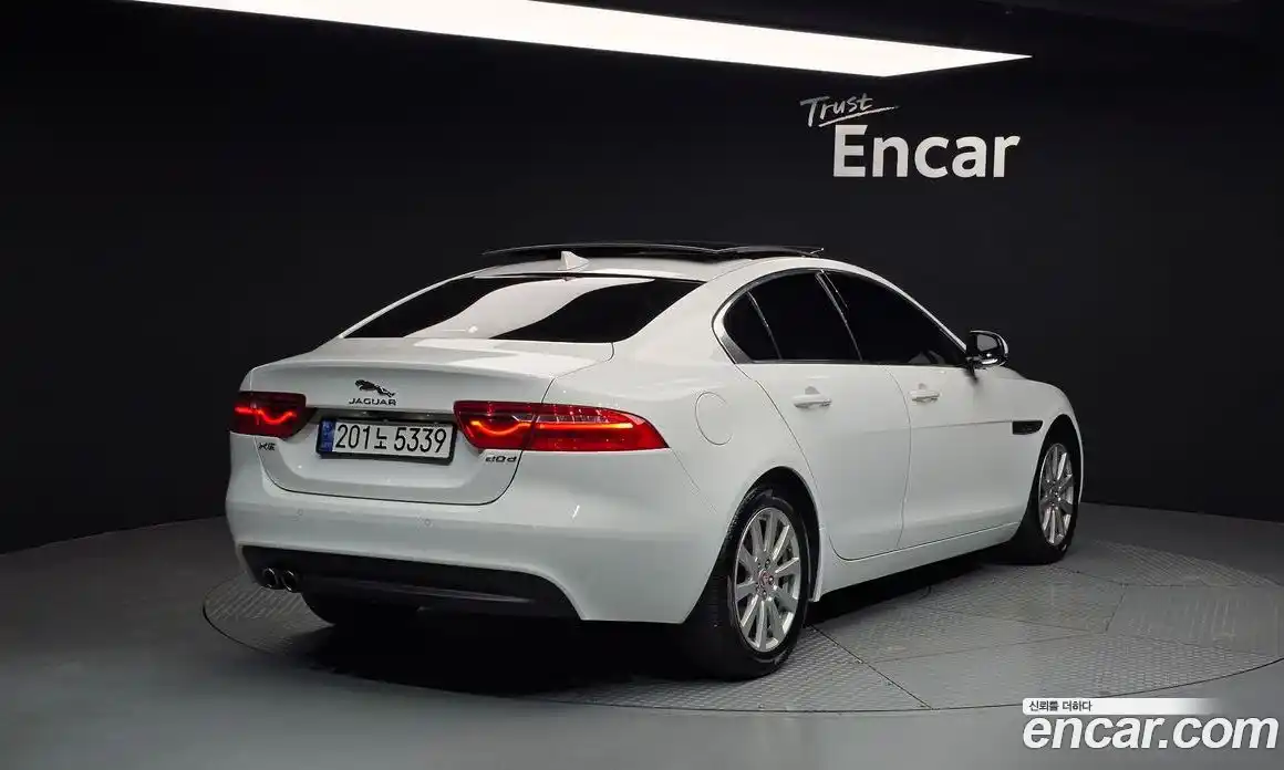 Jaguar XE 2016 2.0 Автомат в Москве № 500195, фото 2