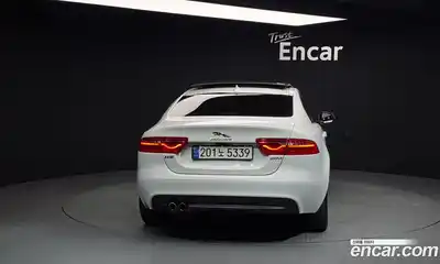 Jaguar XE 2016 2.0 Автомат в Москве № 500195, миниатюра 4