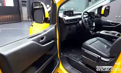 Hyundai Staria 2023 3.5 Автомат в Москве № 518943, миниатюра 11