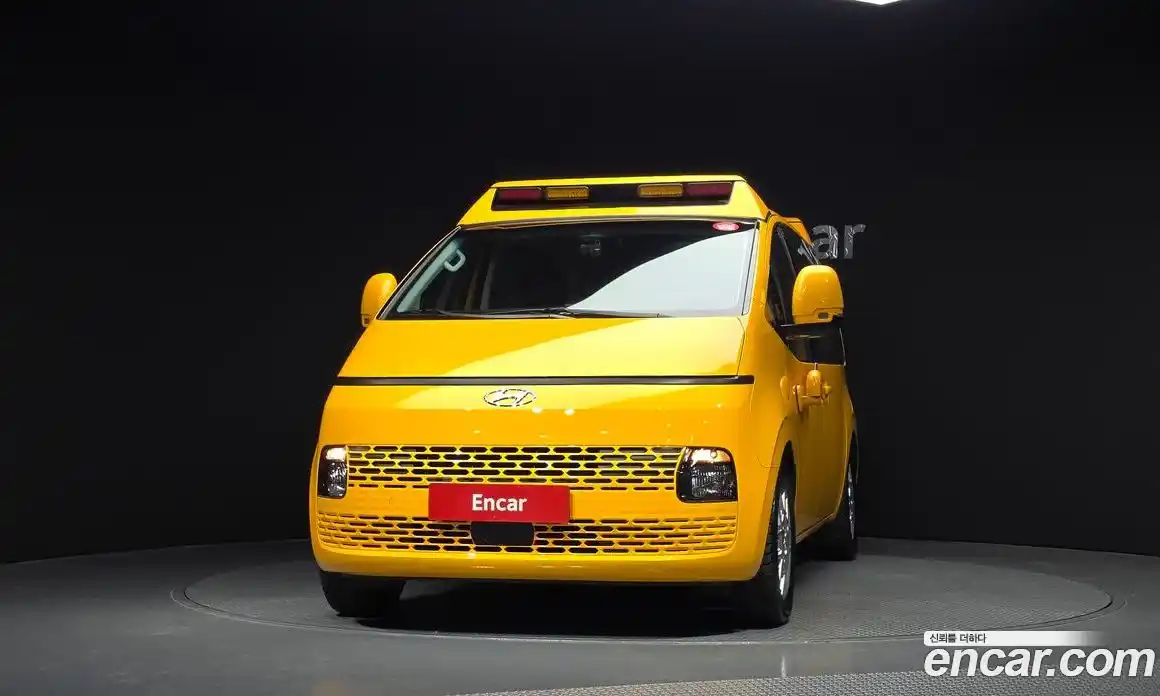 Hyundai Staria 2023 3.5 Автомат в Москве № 518943, фото 3