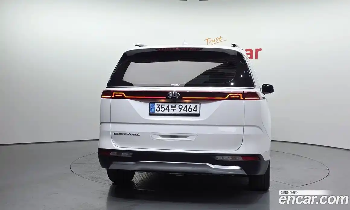 Kia Canival 2021 2.2 Автомат в Москве № 521335, фото 4