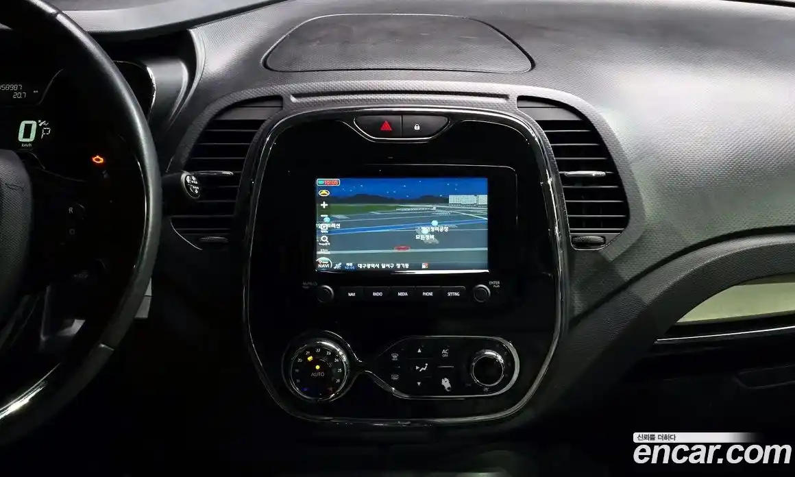 Renault QM3 2015 1.5 Автомат в Москве № 523465, фото 16