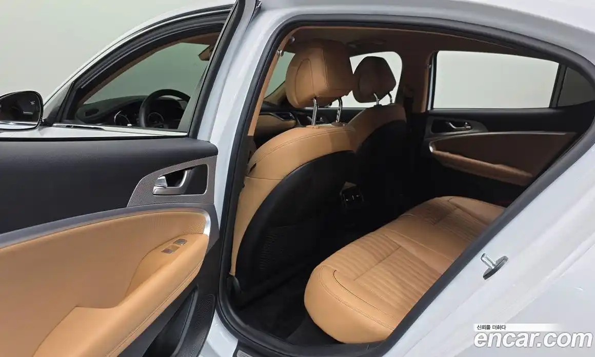 Genesis G70 2023 2.0 Автомат в Москве № 523603, фото 17