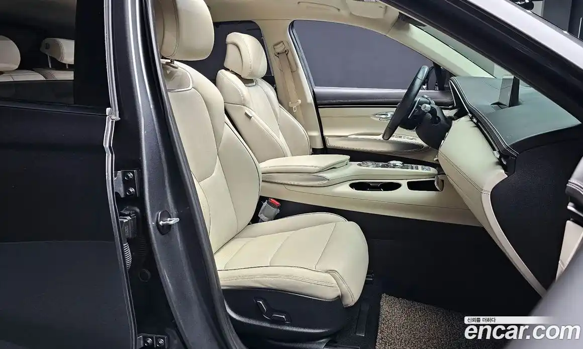 Genesis GV70 2022 2.5 Автомат в Москве № 523714, фото 10