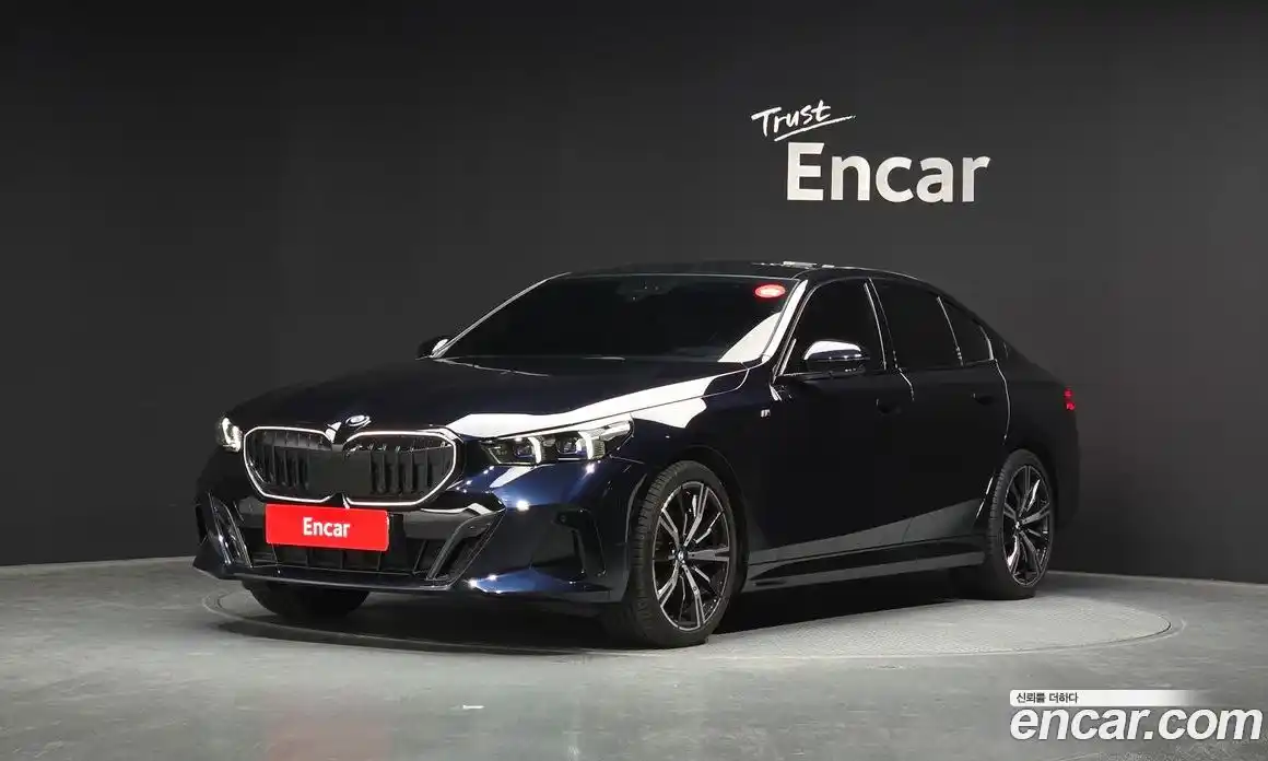 BMW 5-Series 2025 2.0 Автомат в Москве № 525461, фото 1