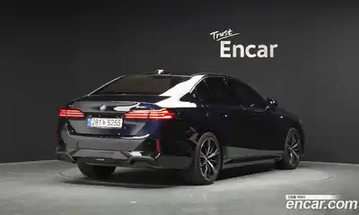 BMW 5-Series 2025 2.0 Автомат в Москве № 525461, миниатюра 2