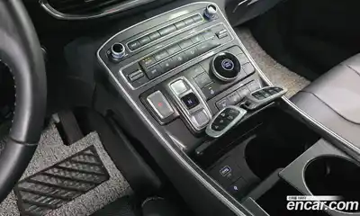 Hyundai Santa Fe 2023 2.2 Автомат в Москве № 531384, миниатюра 9