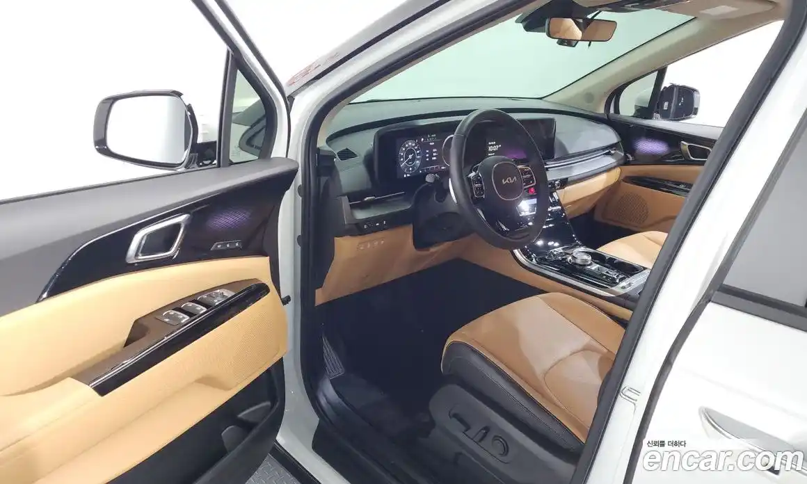 Kia Canival 2023 3.5 Автомат в Москве № 532129, фото 9