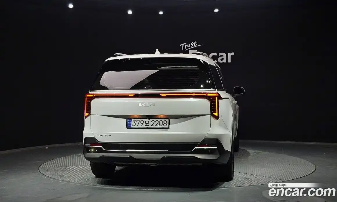 Kia Canival 2024 2.2 Автомат в Москве № 532878, фото 4