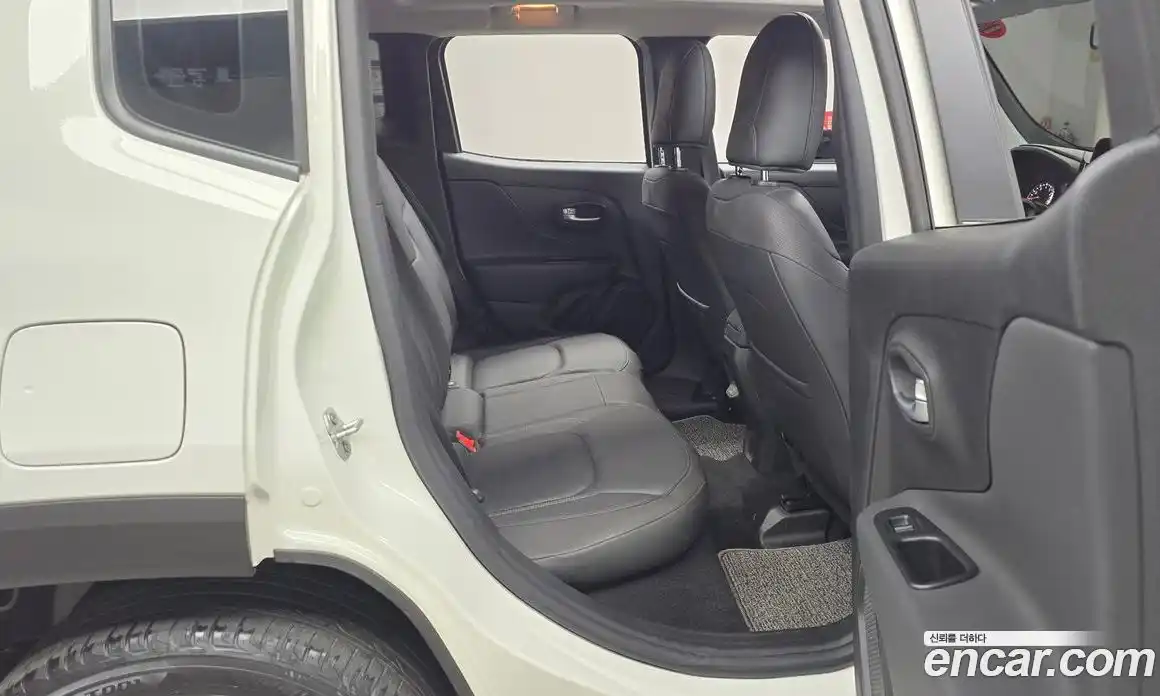 Jeep Renegade 2019 2.4 Автомат в Москве № 534768, фото 12