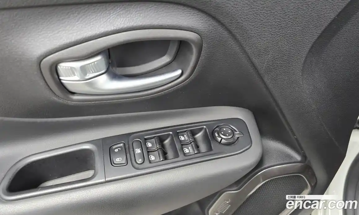 Jeep Renegade 2019 2.4 Автомат в Москве № 534768, фото 17