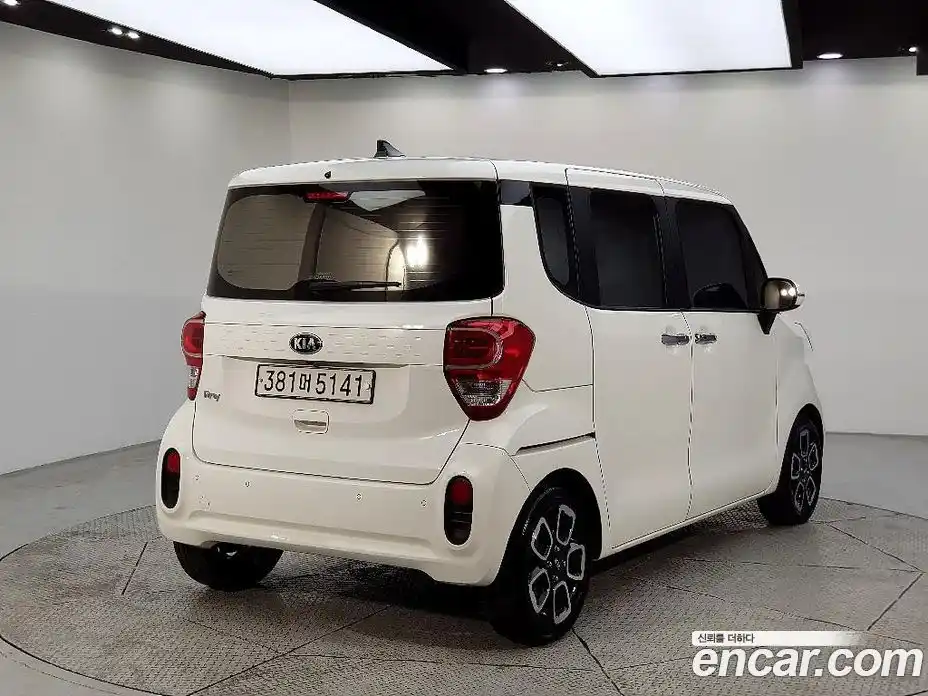 Kia Ray 2021 1.0 Автомат в Москве № 535452, фото 4