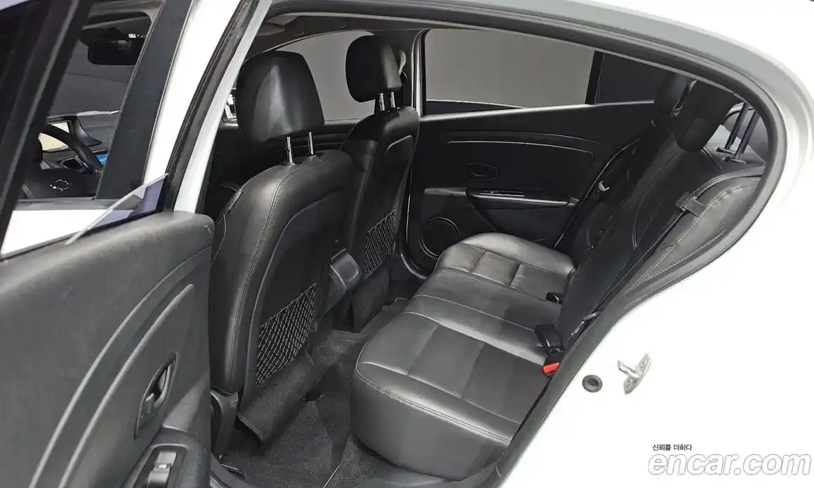 Renault SM3 2018 1.6 Автомат в Москве № 535609, фото 11