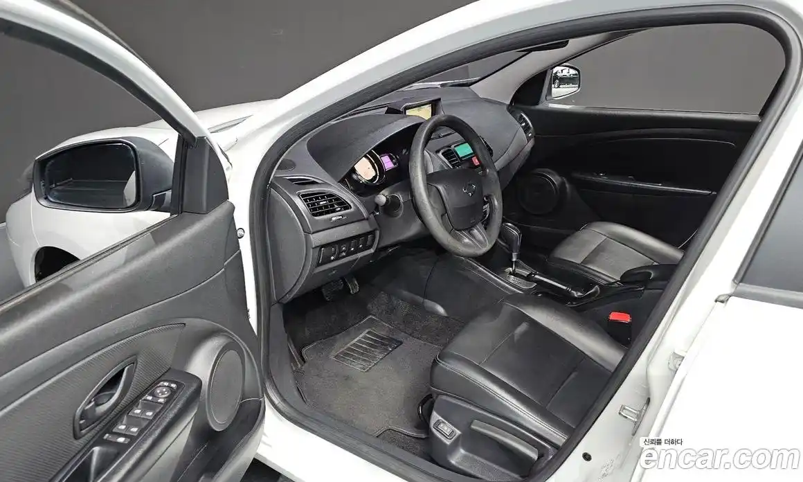 Renault SM3 2018 1.6 Автомат в Москве № 535609, фото 10