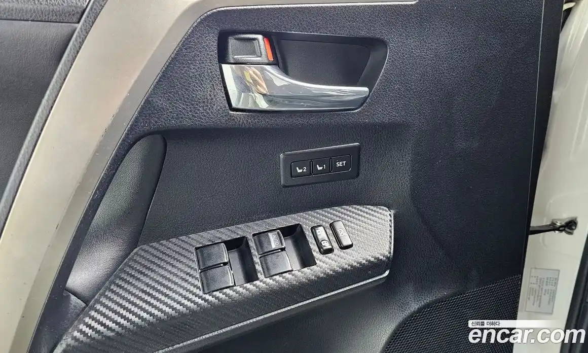 Toyota RAV4 2015 2.5 Автомат в Москве № 537398, фото 19