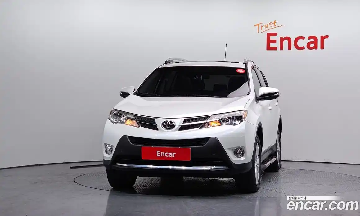 Toyota RAV4 2015 2.5 Автомат в Москве № 537398, фото 3