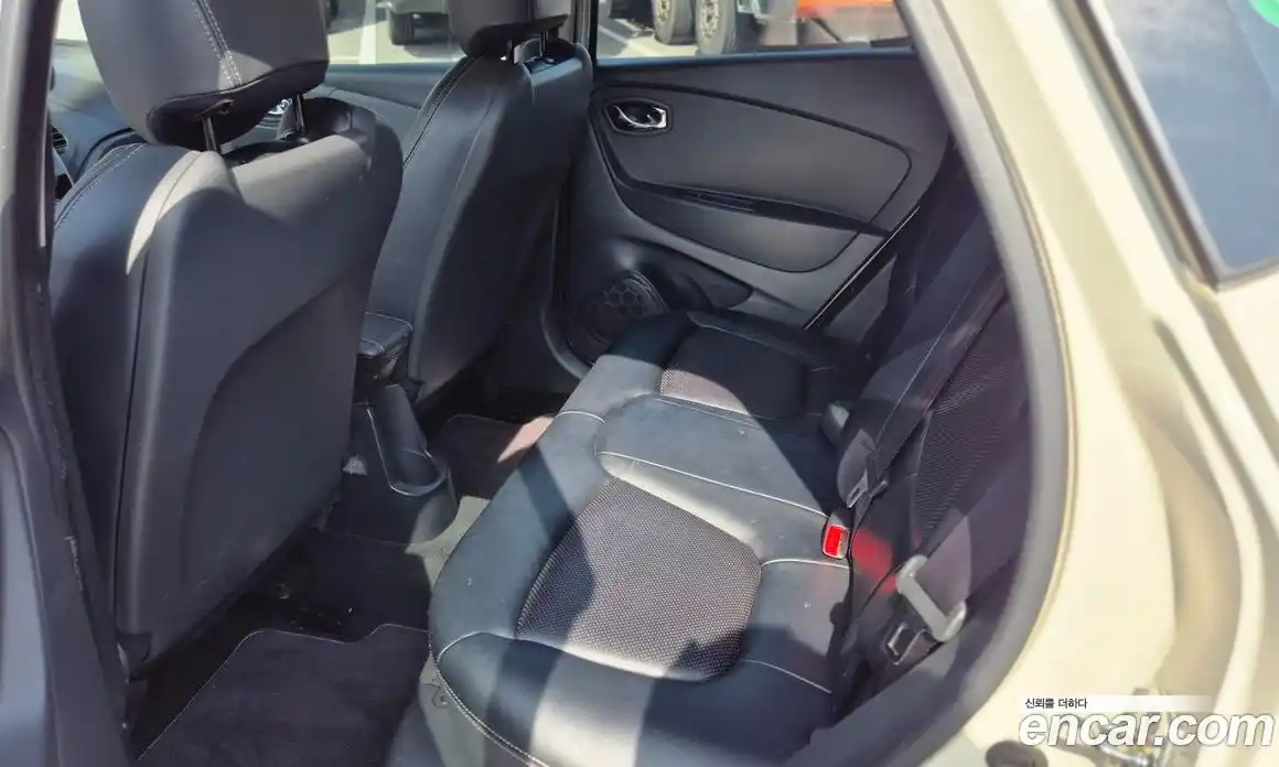 Renault QM3 2014 1.5 Автомат в Москве № 537505, фото 11