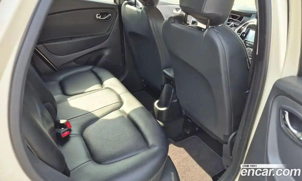 Renault QM3 2014 1.5 Автомат в Москве № 537505, фото 9