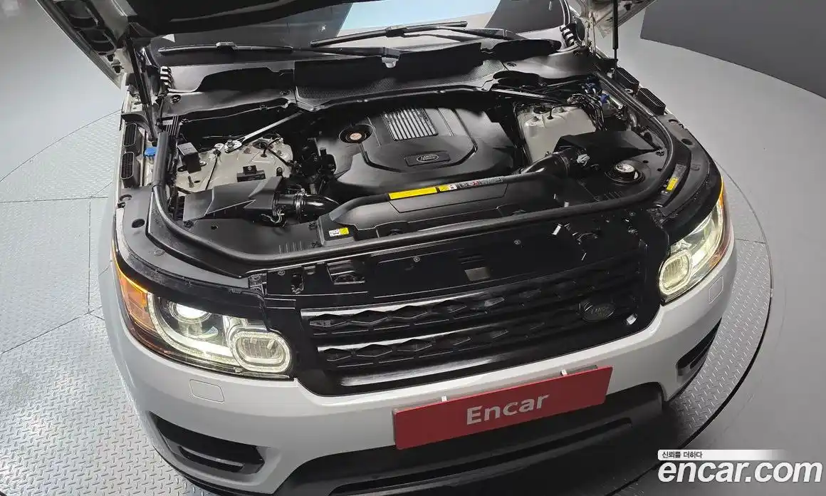 Land Rover Range-Rover Sport 2017 3.0 Автомат в Москве № 538995, фото 6