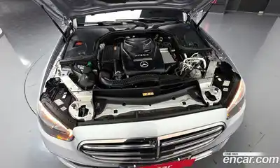 Mercedes-Benz E-Class 2021 2.0 Автомат в Москве № 543084, миниатюра 6