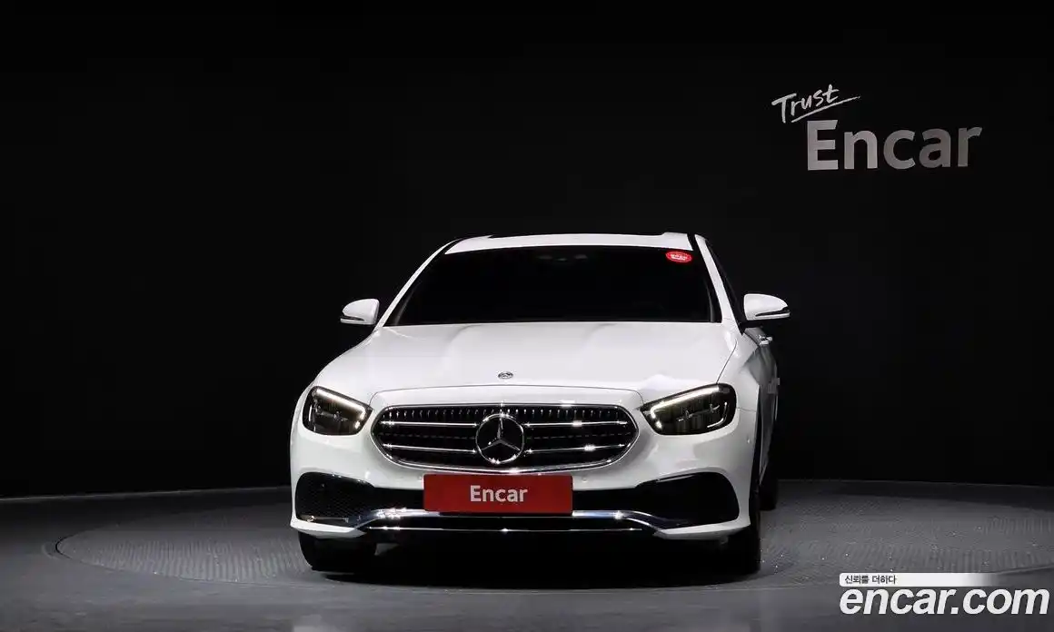 Mercedes-Benz E-Class 2021 2.0 Автомат в Москве № 543142, фото 3