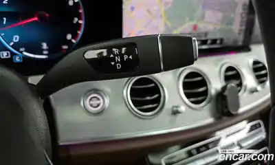 Mercedes-Benz E-Class 2021 2.0 Автомат в Москве № 543142, миниатюра 9