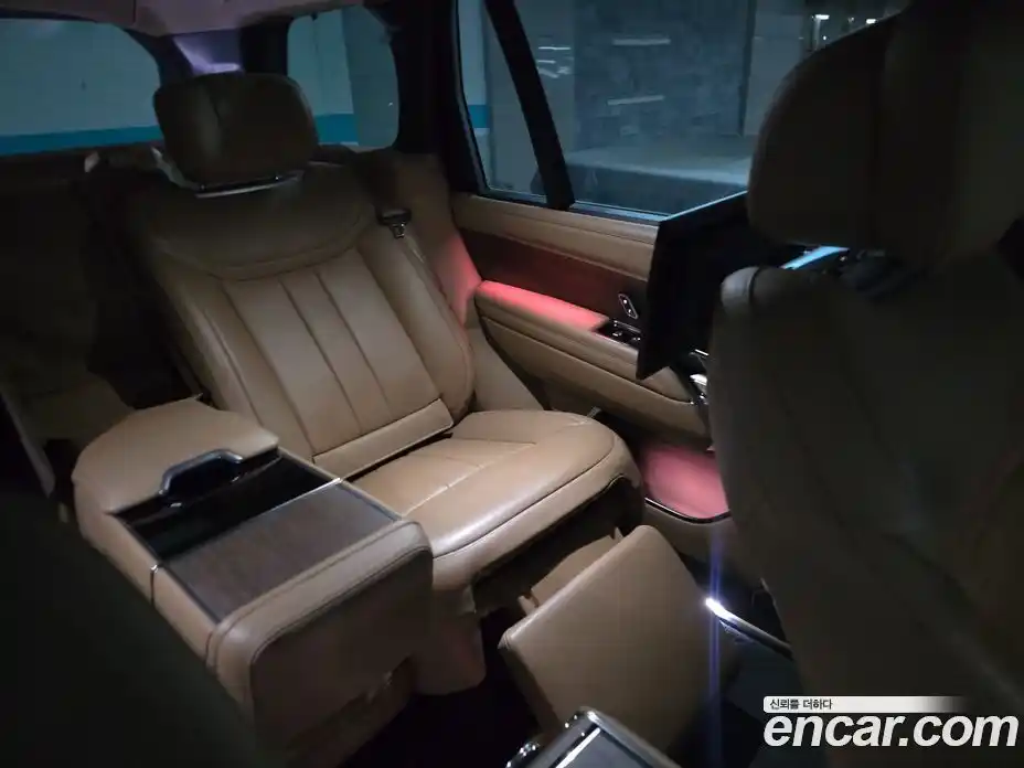 Land Rover Range-Rover 2023 4.4 Автомат в Москве № 543172, фото 6