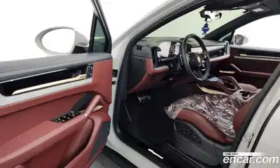 Porsche Cayenne 2025 3.0 Автомат в Москве № 545362, миниатюра 10