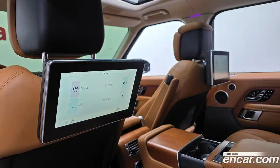 Land Rover Range-Rover 2021 3.0 Автомат в Москве № 546292, фото 18