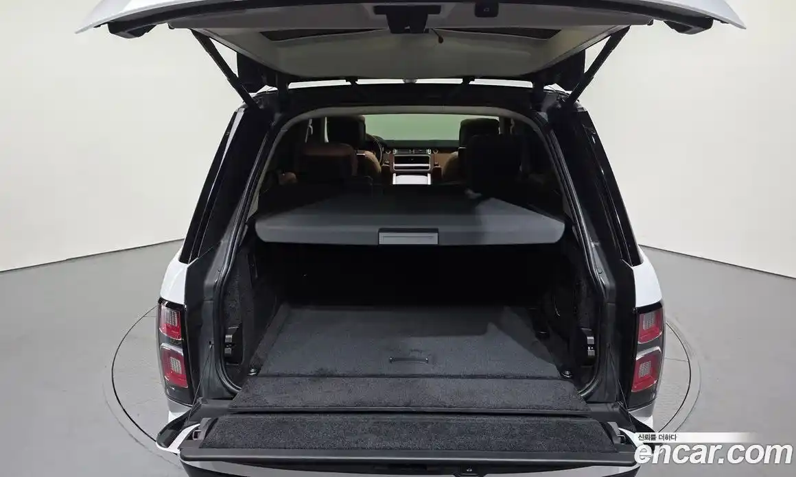 Land Rover Range-Rover 2021 3.0 Автомат в Москве № 546292, фото 20