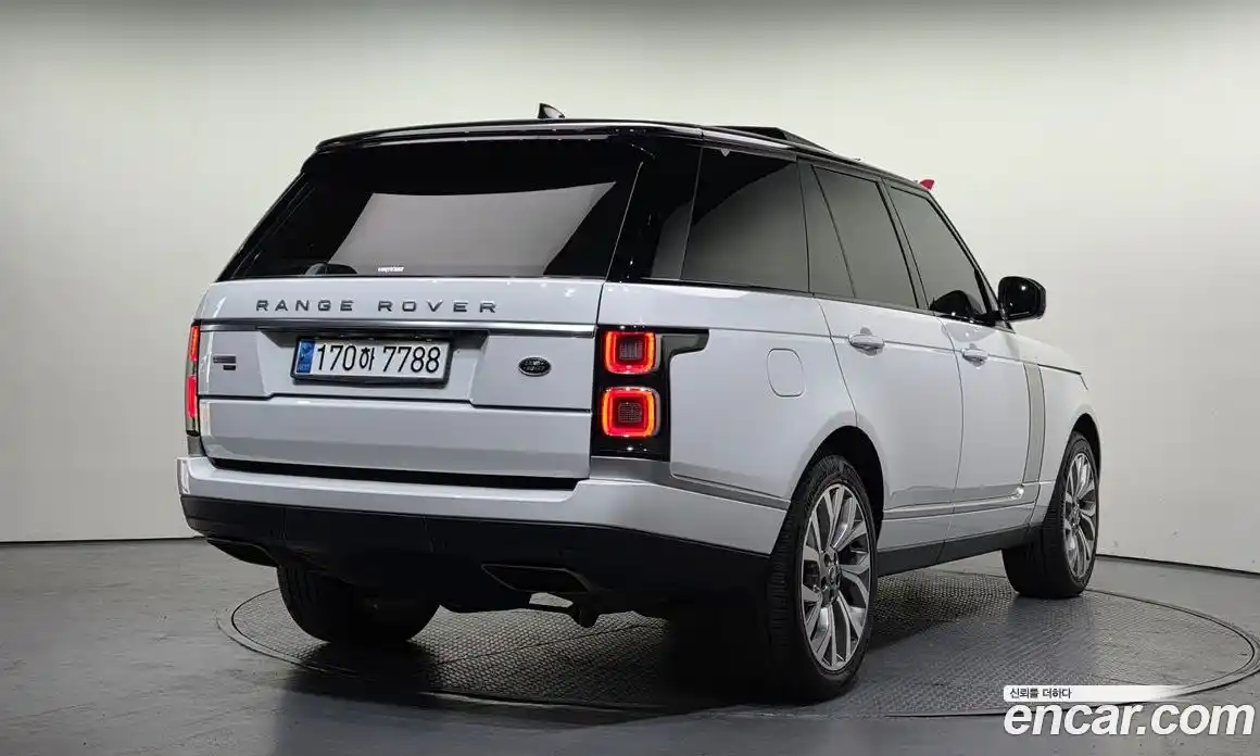 Land Rover Range-Rover 2021 3.0 Автомат в Москве № 546292, фото 2