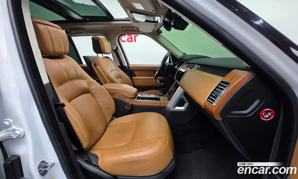 Land Rover Range-Rover 2021 3.0 Автомат в Москве № 546292, фото 10