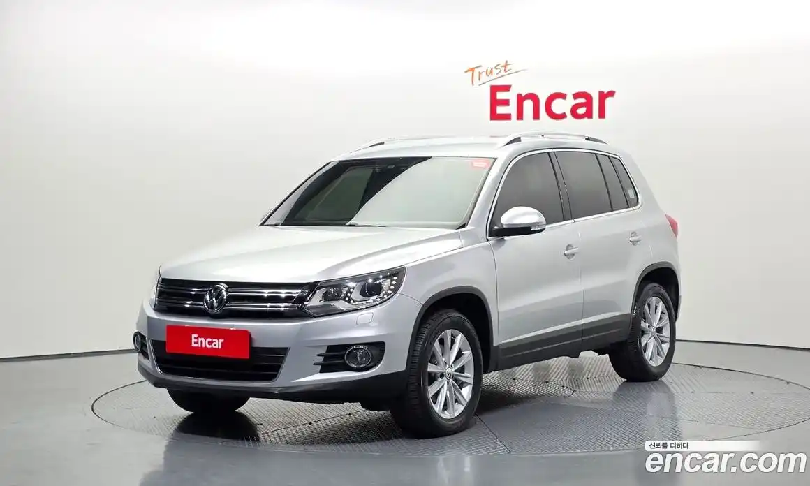 Volkswagen Tiguan 2014 2.0 Автомат в Москве № 547384, фото 1