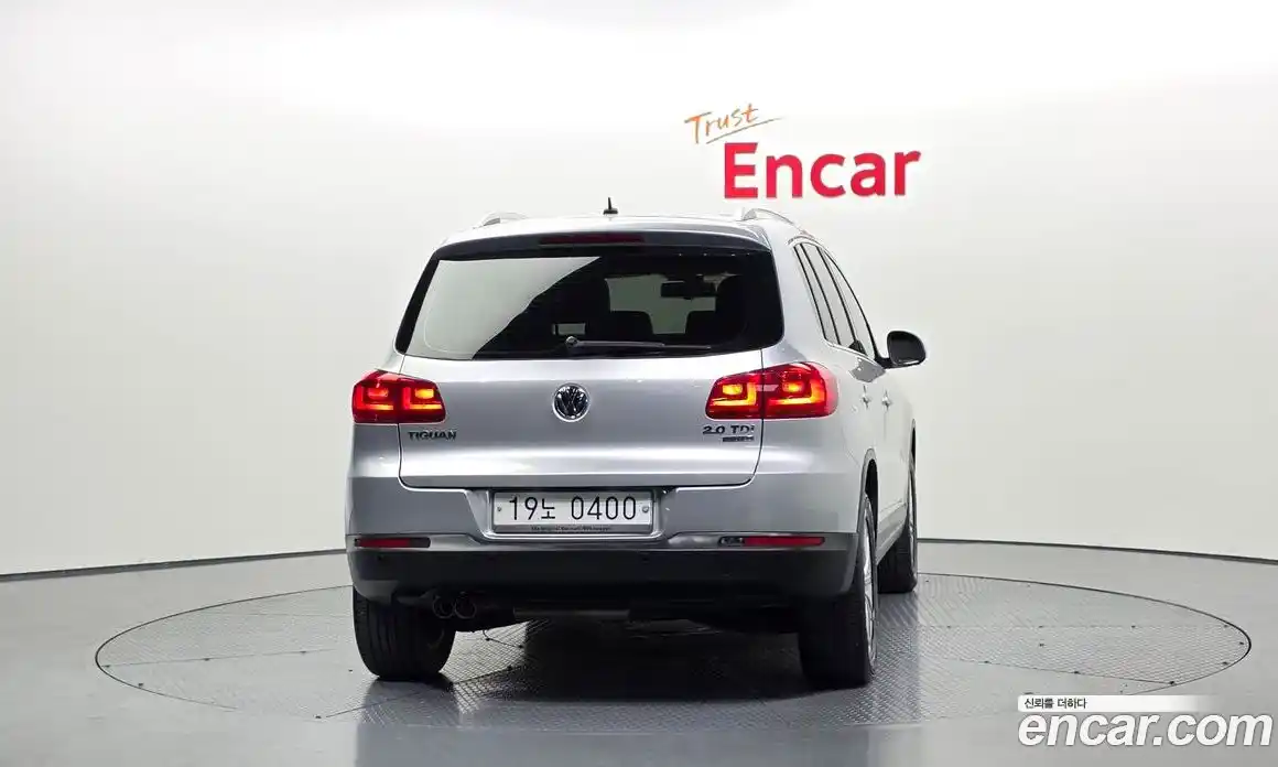 Volkswagen Tiguan 2014 2.0 Автомат в Москве № 547384, фото 4