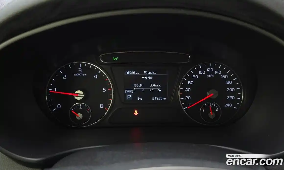 Kia Sorento 2018 2.0 Автомат в Москве № 102045, фото 14