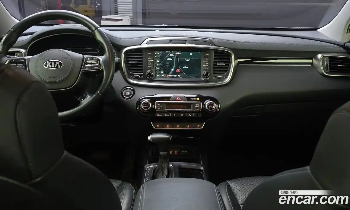 Kia Sorento 2018 2.0 Автомат в Москве № 102045, фото 16