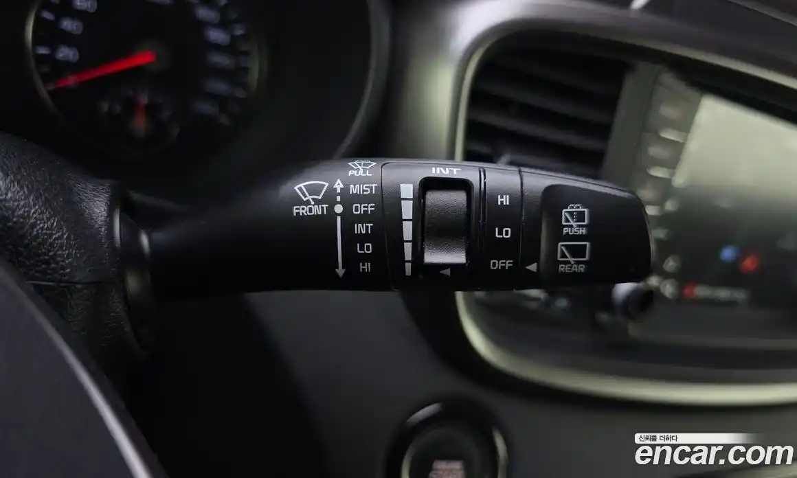 Kia Sorento 2018 2.0 Автомат в Москве № 102045, фото 9