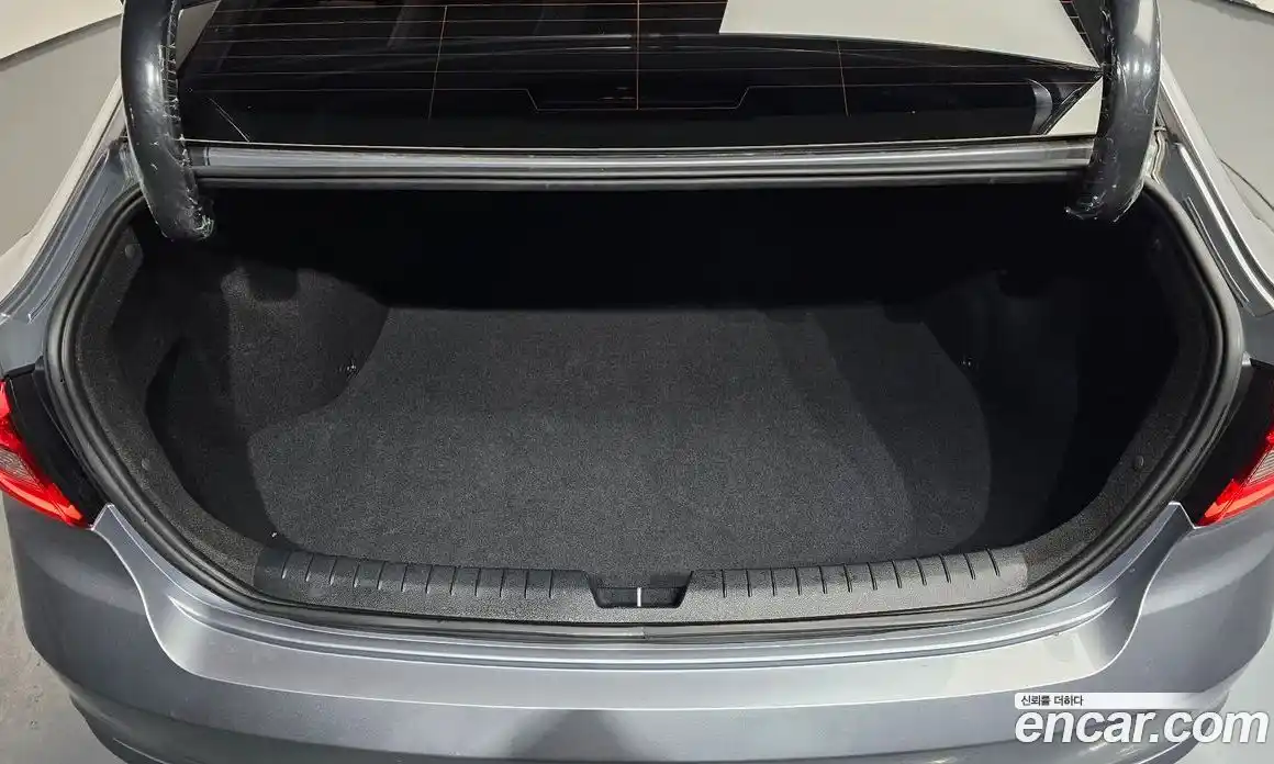 Hyundai Sonata 2016 2.0 Автомат в Москве № 113366, фото 3