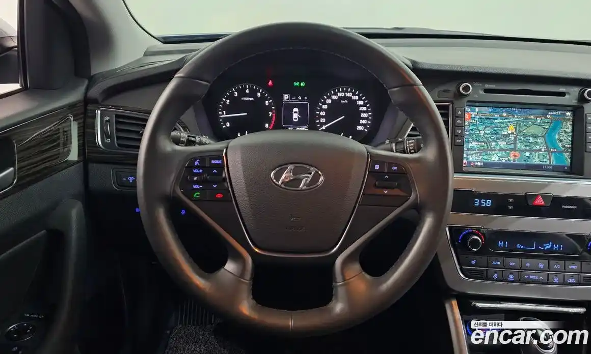 Hyundai Sonata 2016 2.0 Автомат в Москве № 113366, фото 9