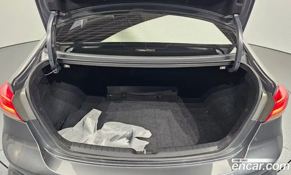 Hyundai Avante 2018 1.6 Автомат в Москве № 11709, фото 20