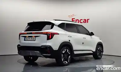 Kia Seltos 2023 1.6 Автомат в Москве № 120785, миниатюра 2