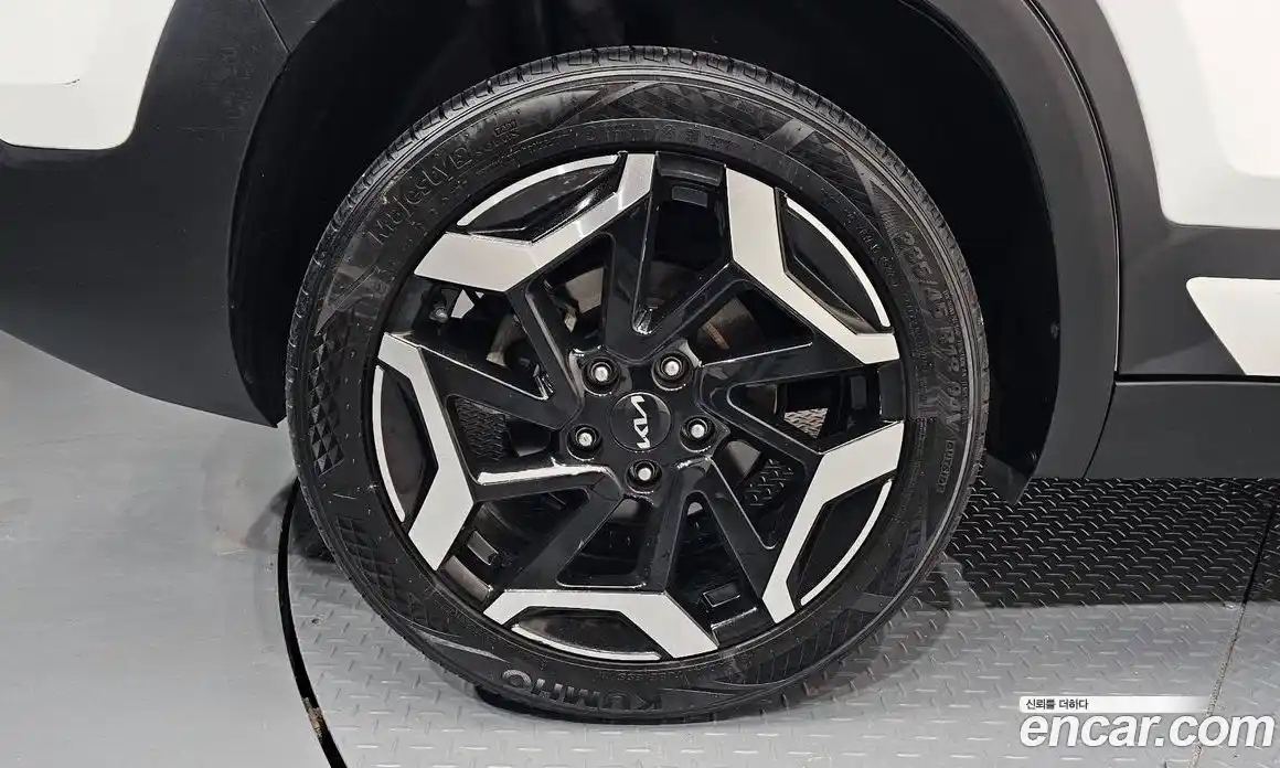 Kia Seltos 2023 1.6 Автомат в Москве № 120785, фото 5