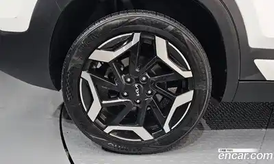 Kia Seltos 2023 1.6 Автомат в Москве № 120785, миниатюра 5